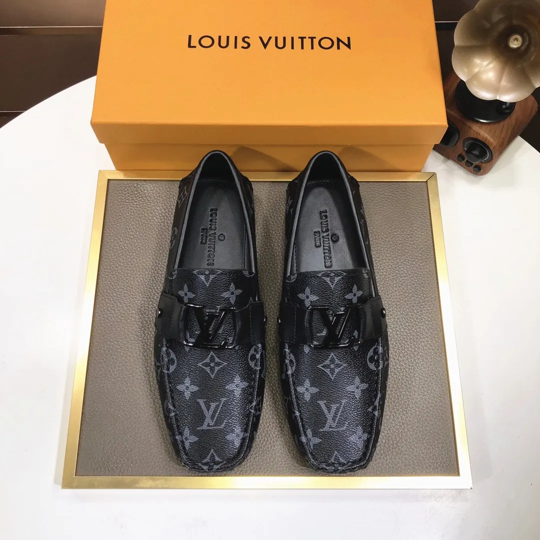 Men's men's shoes 💰420💰 [LV Doudou shoes] (water-dyed cowhide lining) new model is on the market, available on the official website. The new Doudou shoes are processed into single-color materials, and the uppers are made of imported cowhide material. The body of the shoe is fully hemmed with mark thread, and is lined with imported original cowhide leather. The elegant shoe shape is super suitable for all-matching, and the size is 38-44.